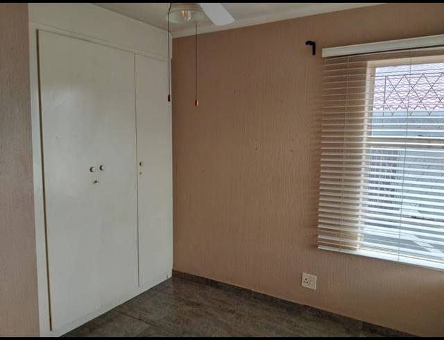 2 BEDROOM TOWNHOUSE FOR SALE IN RACEVIEW